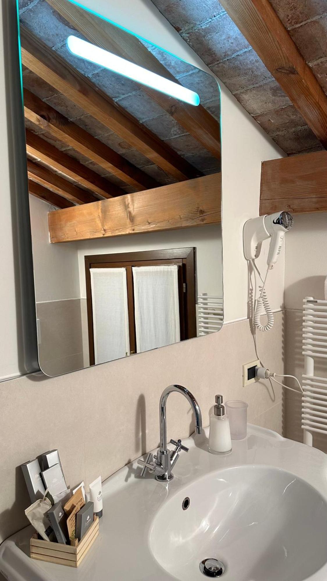 Ca' Hemingway Aparthotel Bassano del Grappa Luaran gambar